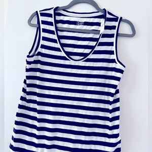 Gap White and Navy Tank NWT